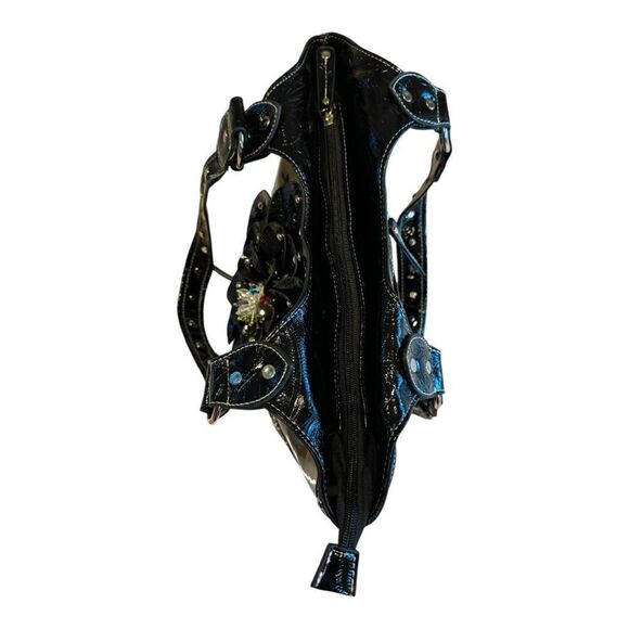 Cowgirl Trendy Black Patent Vinyl Conceal Carry Bag - Picture 8 of 16